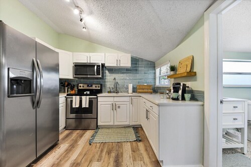 Sunshine House 2|1 Blk to Beach| Close to Mayo