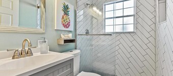 Ocean Blue Cottage|1 Block to Beach| Close to Mayo