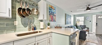 Ocean Blue Cottage|1 Block to Beach| Close to Mayo
