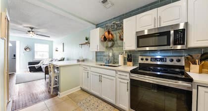 Ocean Blue Cottage 2|1 Blk to Beach| Close to Mayo