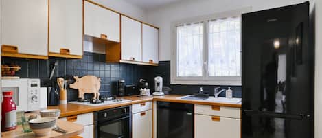 Refrigerador, microondas, horno y lavavajillas