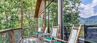 Timeless Haven Chalet - Deck, Porch Swing, Retreat Stay