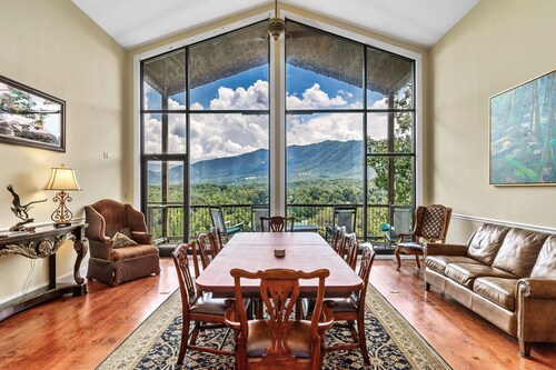 Free Breakfast | Hot Tub | Private Deck | WIFI