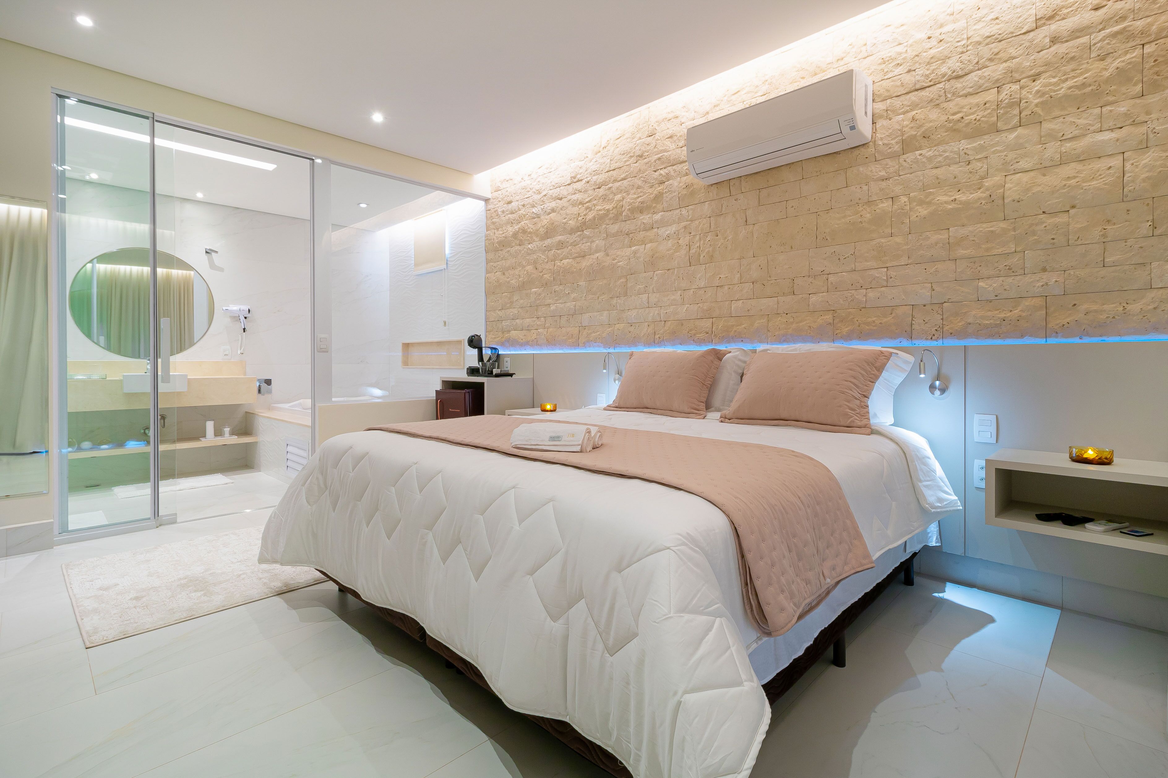 Deluxe Suite | 1 bedroom, individually decorated, desk, free WiFi