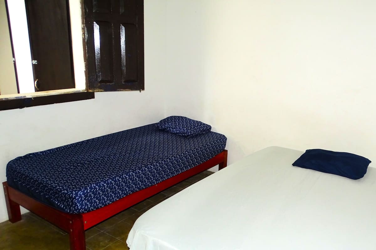 WiFi (free), bed sheets