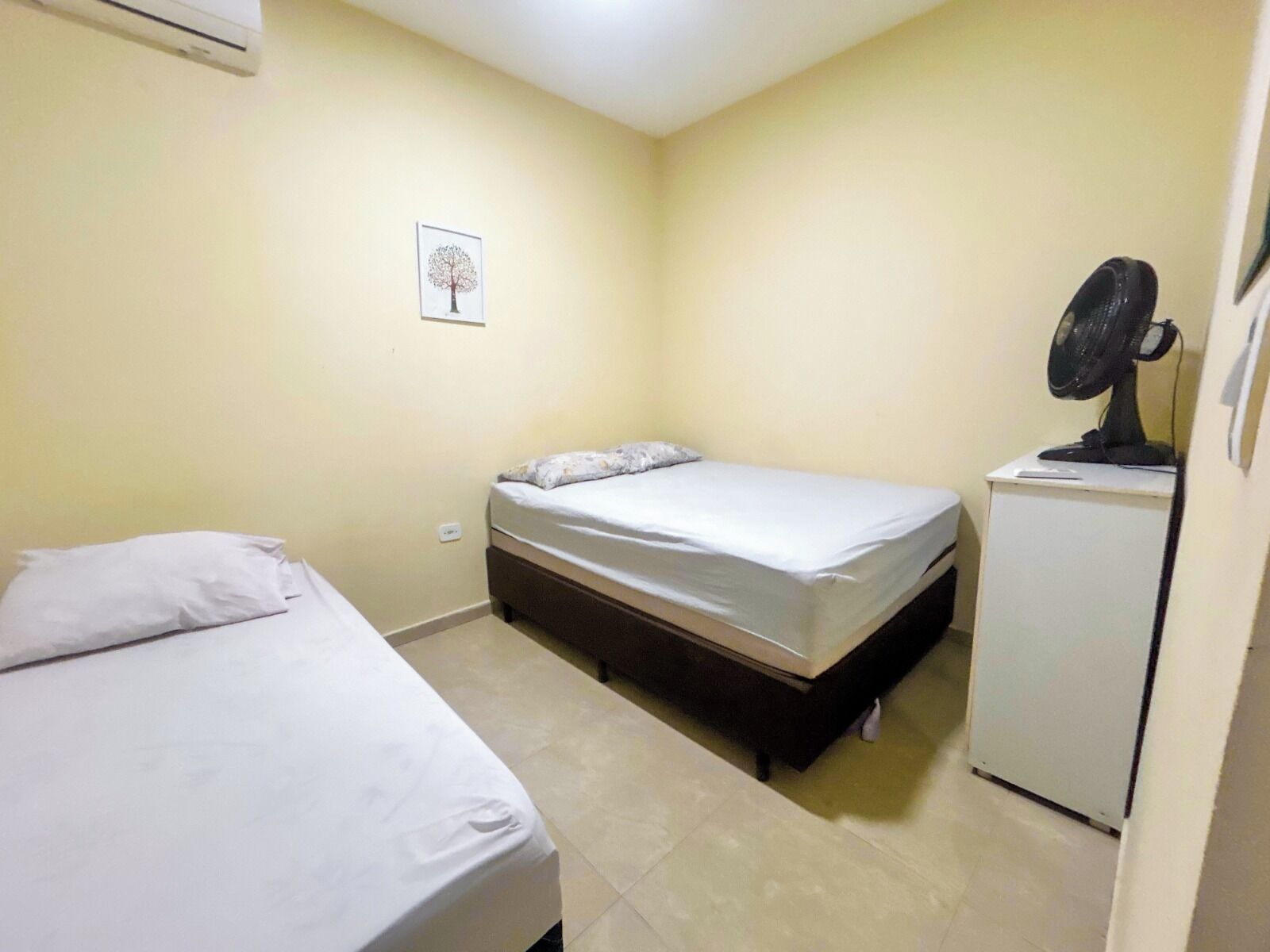 Apartamento econômico | Wi-Fi de cortesia, roupa de cama