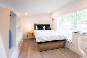 1 bedroom, desk, iron/ironing board, WiFi