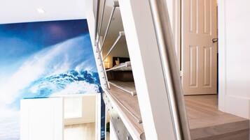 1 bedroom, desk, iron/ironing board, WiFi