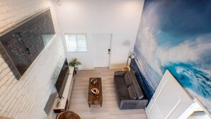 TV, offices - Fort Lauderdale Boutique Hotel Oasis (Fort Lauderdale)