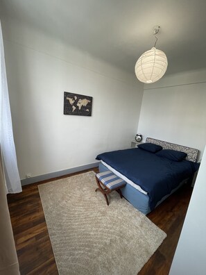 2 bedrooms, iron/ironing board, WiFi, bed sheets - Cozy Appartement à 7 min de La Défense et à Proximité du Centre de Paris (Courbevoie)