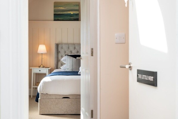 The Little Nest, the private one-bedroom apartment within The Roost, above The White Eagle pub in Rhoscolyn, Holy Island, Anglesey