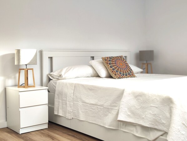 2 chambres, fer et planche à repasser, Wi-Fi, literie fournie