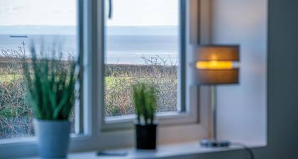 Oasis - 2 Bedroom Apartment - Ocean Breeze