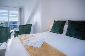 2 bedrooms, WiFi - Oasis - 2 Bedroom Apartment - Ocean Breeze (Port Eynon)