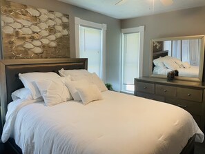 3 chambres, fer et planche à repasser, Wi-Fi, draps fournis