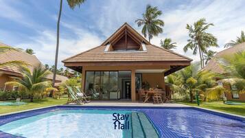 Bungalow | Pool | Outdoor pool