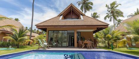 Economy Bungalow | Pool