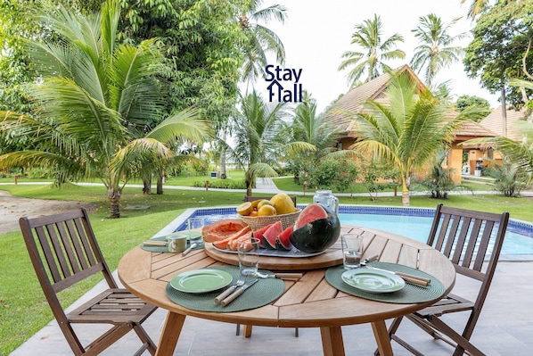 Bungalow | Utendørsservering