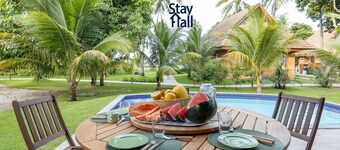 Bangalo Cond Beira Mar c Piscina SH017