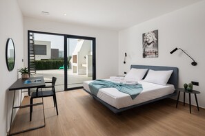 6 slaapkamers, een strijkplank/strijkijzer, gratis wifi, beddengoed