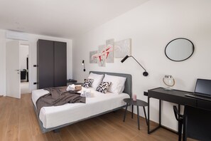 6 slaapkamers, een strijkplank/strijkijzer, gratis wifi, beddengoed