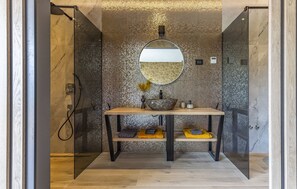 Hårføner og håndklær