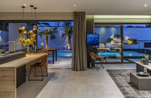 A heated pool - Luxury Villa Xquisite with Pool (Medulin)