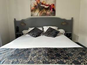 Basic Double Room | Free WiFi - Auberge de Moussy (Moussy)