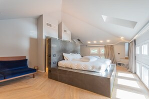 4 bedrooms, free WiFi, bed sheets