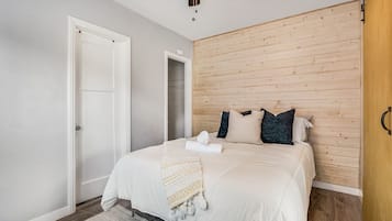 1 Schlafzimmer, Bügeleisen/Bügelbrett, Reisekinderbett, kostenloses WLAN