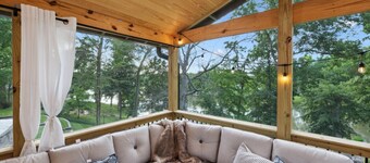 Lake Front Beauty North of Nashville