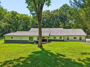 Exterior - Urban Rustic Lakeside Retreat with Dock, Sleeps 20 (Gallatin)