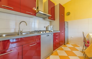 Refrigerador, horno, parrilla de estufa y lavavajillas 