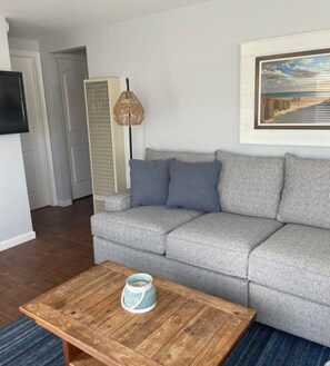 Smart TV - Newly Renovated Oceanside 3 Bdrm, 1 Bath Duplex in Beach Haven - 2nd Flr Unit (Long Beach)