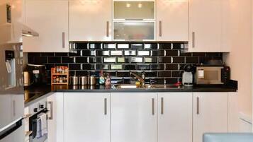 Fridge, microwave, oven, dishwasher