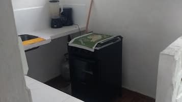 經濟套房, 1 間臥室, 吸煙房, 私人浴室 | 私人廚房 | 鍋具/餐盤/廚房用品