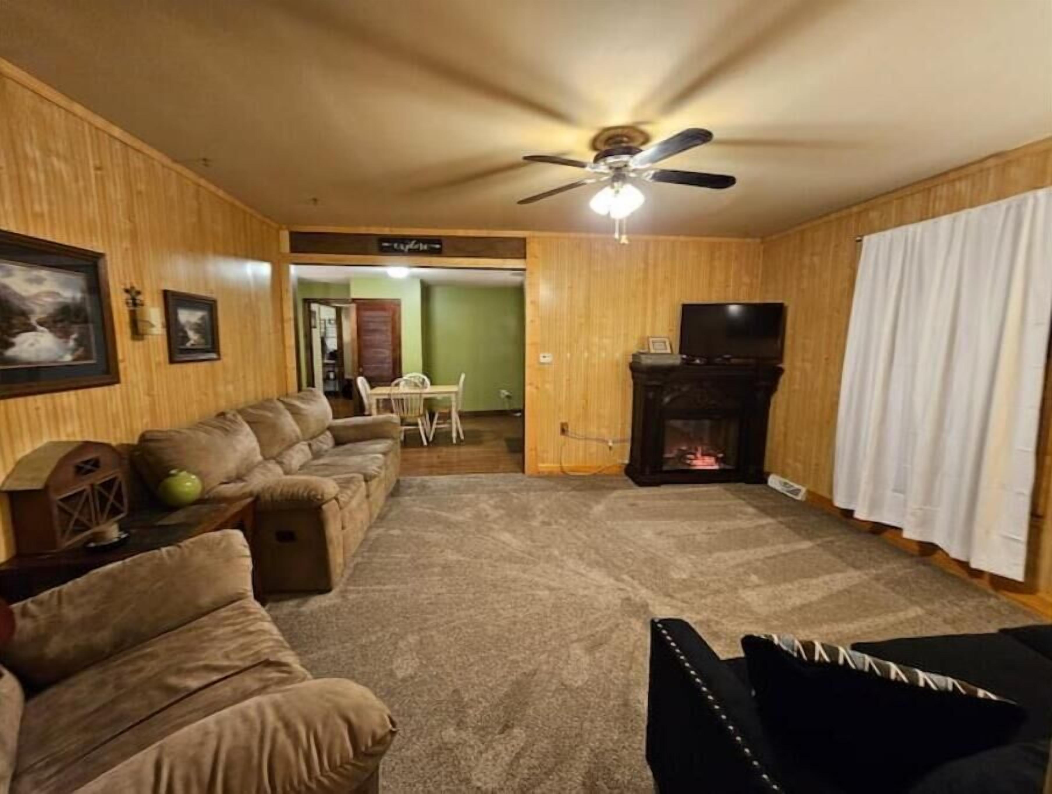 Smart TV, fireplace, DVD player, video library