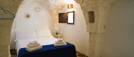 Traditional House | 2 bedrooms, Frette Italian sheets, premium bedding, down comforters