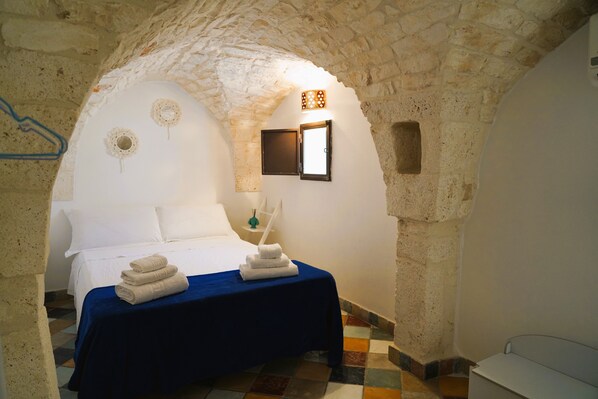 Traditional House | 2 bedrooms, Frette Italian sheets, premium bedding, down duvets - Domus Magistri - Arcuève (Ostuni)