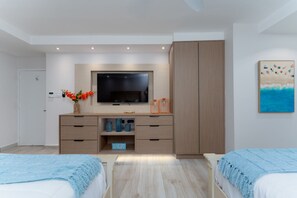 2 bedrooms, desk, iron/ironing board, travel crib