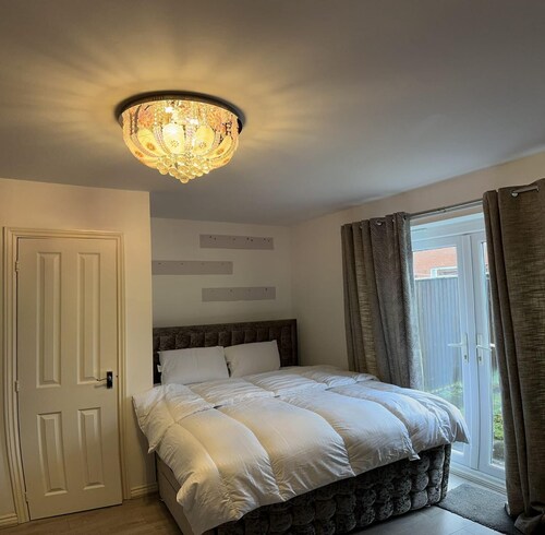 Impeccable 3-bed House in Manchester
