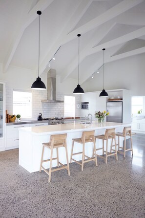 Microwave, oven, stovetop, dishwasher