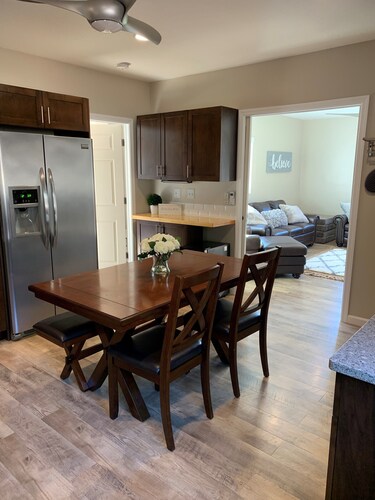 Cozy 1-bedroom house with AC and WiFi in brilliant Grants Pass