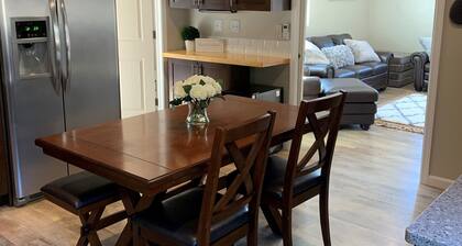 Cozy 1-bedroom house with AC and WiFi in brilliant Grants Pass