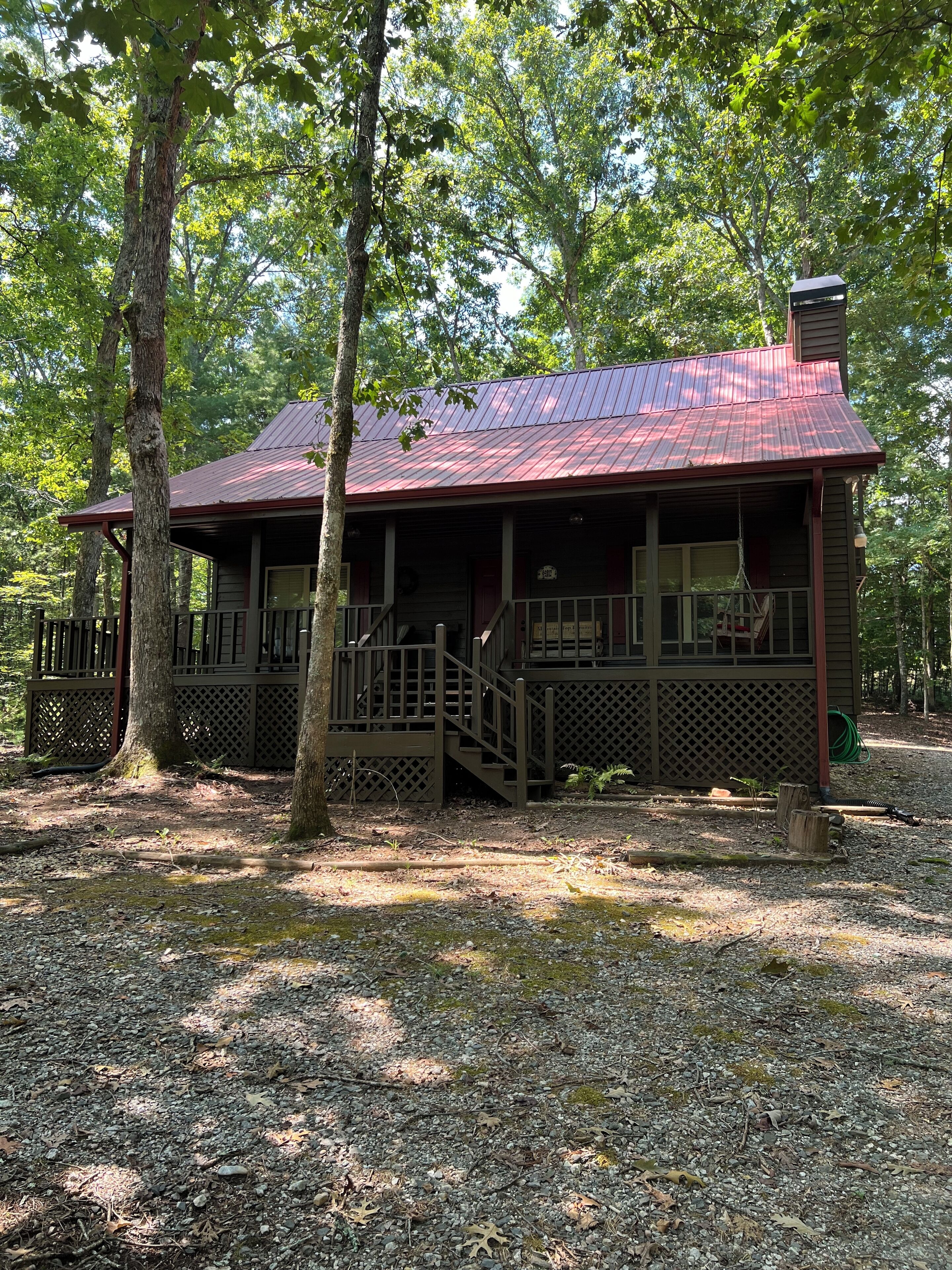Cabin - peaceful mountain location near Lake Nottely and downtown Blairsville