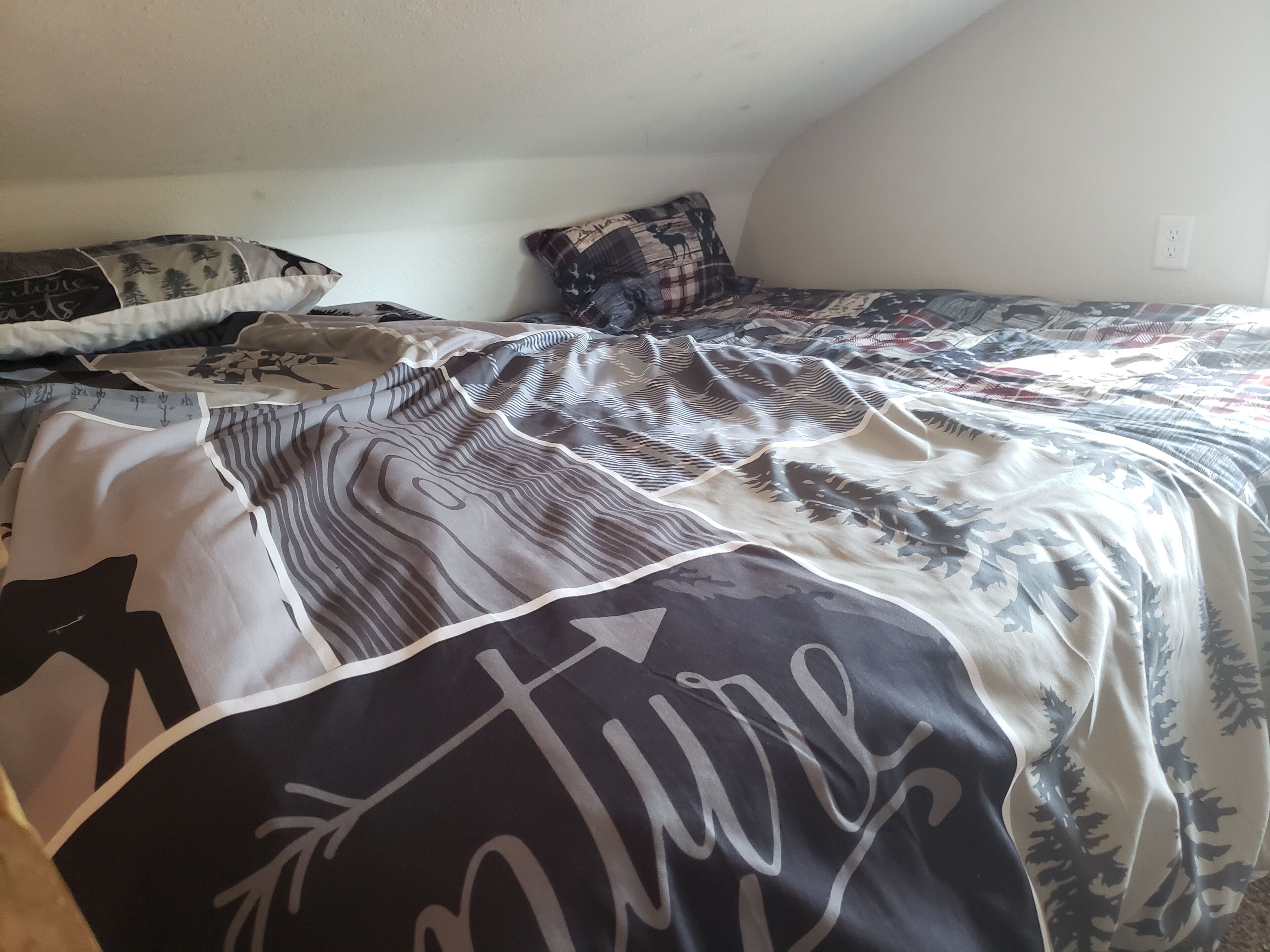 4 habitaciones, tabla de planchar con plancha y cuna de viaje 