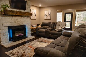 Smart TV, fireplace, table tennis