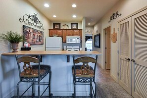 Interior - Tuscany Villas - In the heart of Branson! (Branson)