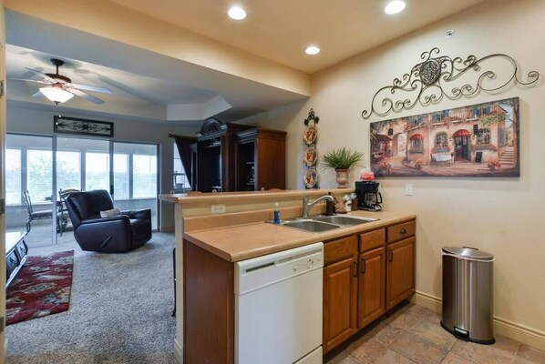 Interior - Tuscany Villas - In the heart of Branson! (Branson)