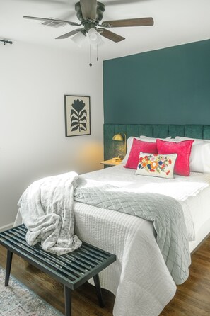 3 camere, una scrivania, ferro/asse da stiro, Wi-Fi